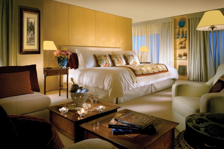 Grand Deluxe Seaview Suite couch